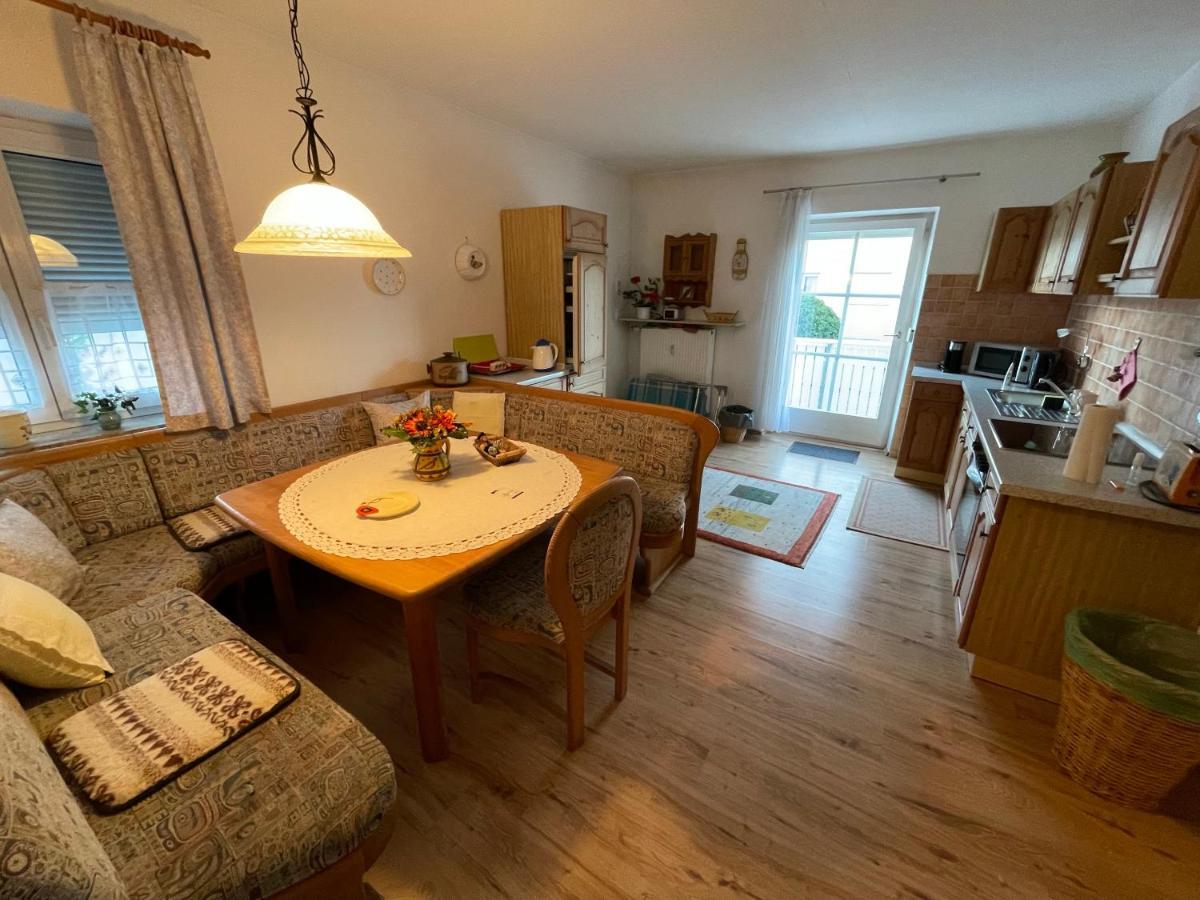 Schoene Ferienwohnung In Bahnhofsnaehe Fuer Urlaub, Studium Oder Arbeit Deggendorf Buitenkant foto