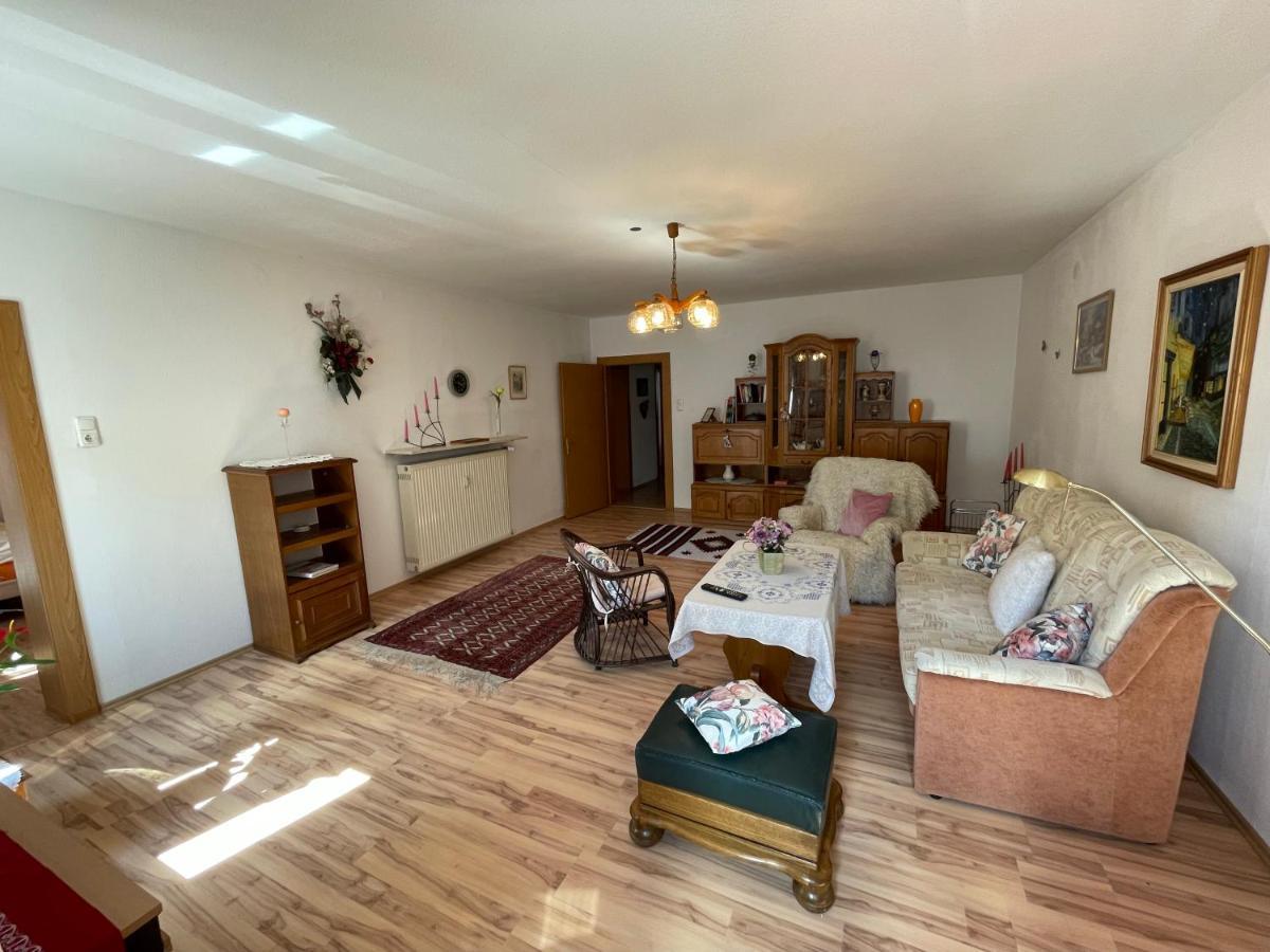 Schoene Ferienwohnung In Bahnhofsnaehe Fuer Urlaub, Studium Oder Arbeit Deggendorf Buitenkant foto