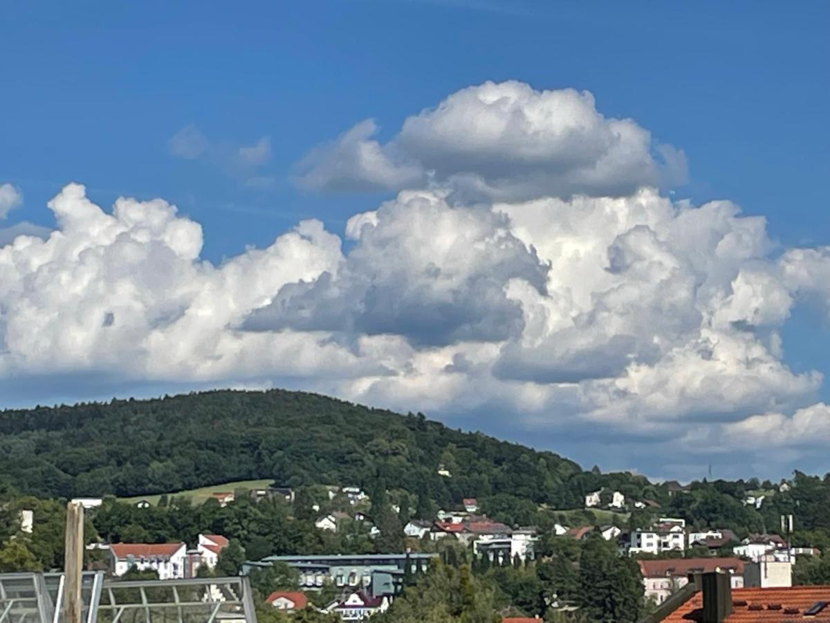Schoene Ferienwohnung In Bahnhofsnaehe Fuer Urlaub, Studium Oder Arbeit Deggendorf Buitenkant foto
