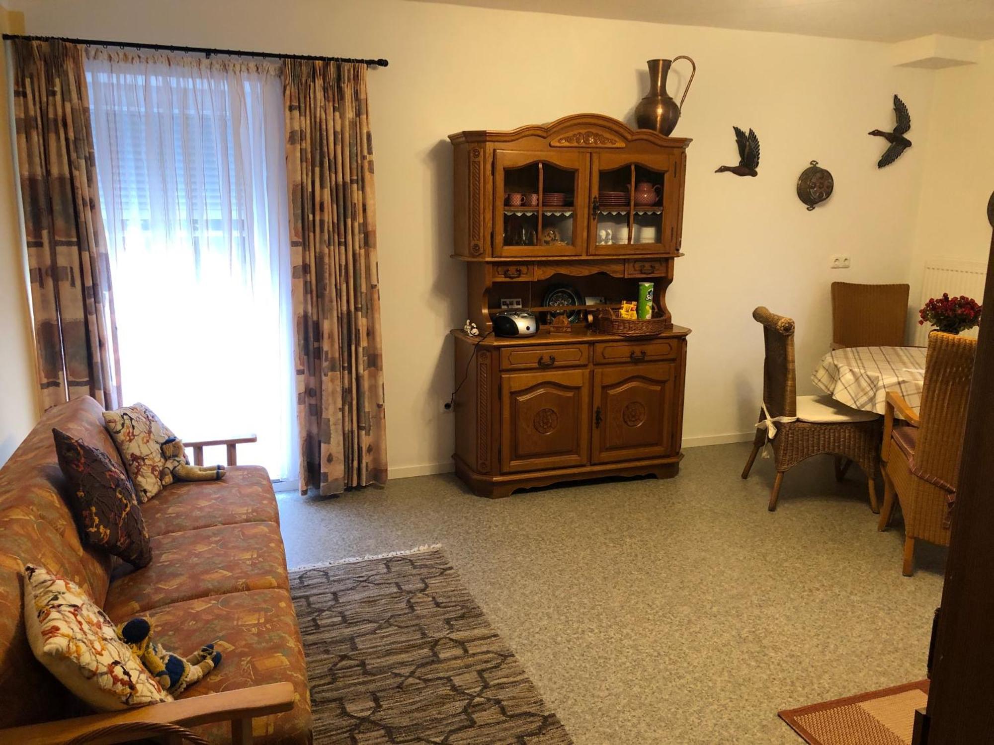 Schoene Ferienwohnung In Bahnhofsnaehe Fuer Urlaub, Studium Oder Arbeit Deggendorf Buitenkant foto