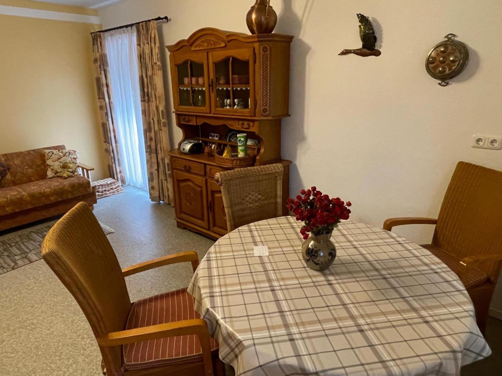 Schoene Ferienwohnung In Bahnhofsnaehe Fuer Urlaub, Studium Oder Arbeit Deggendorf Buitenkant foto